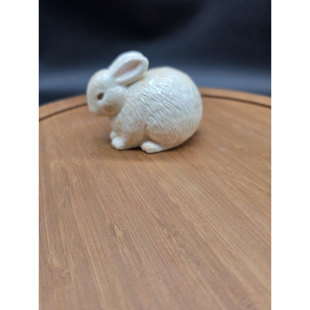 Vintage Hallmark Easter Bunny Ceramic Shaker - Picture 3 of 8